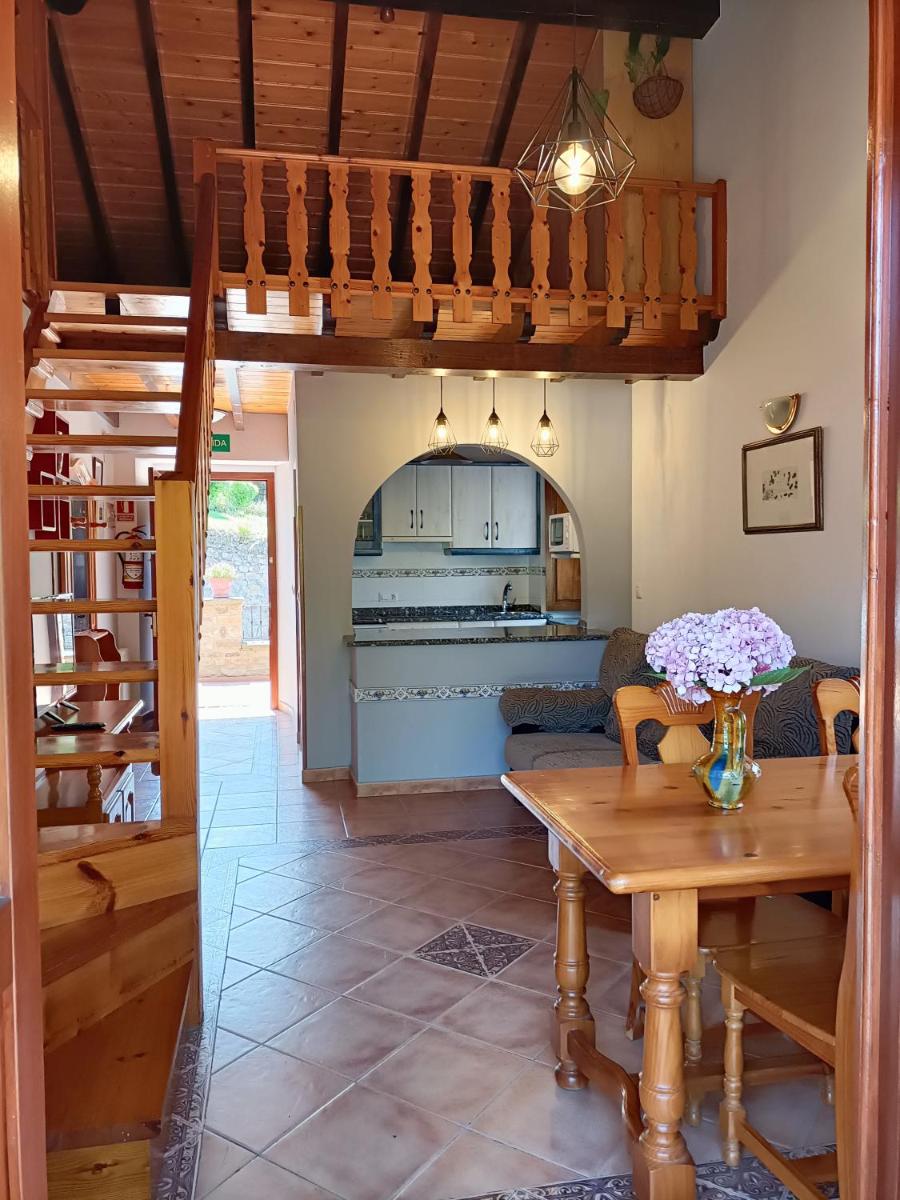 Apartamentos rurales La Casa Vieja De Alceda - Housity