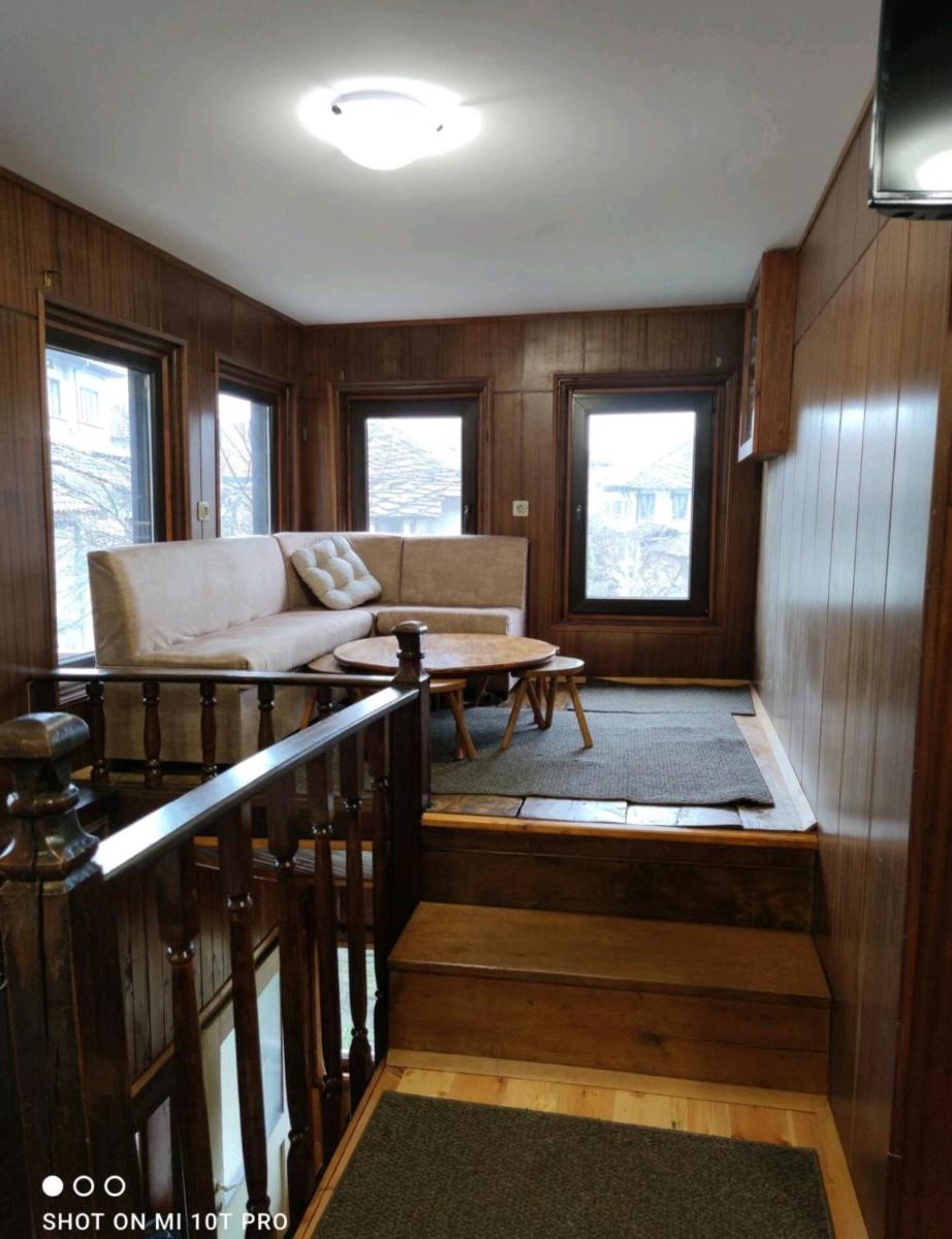 Gradpa Dobry's House - Housity