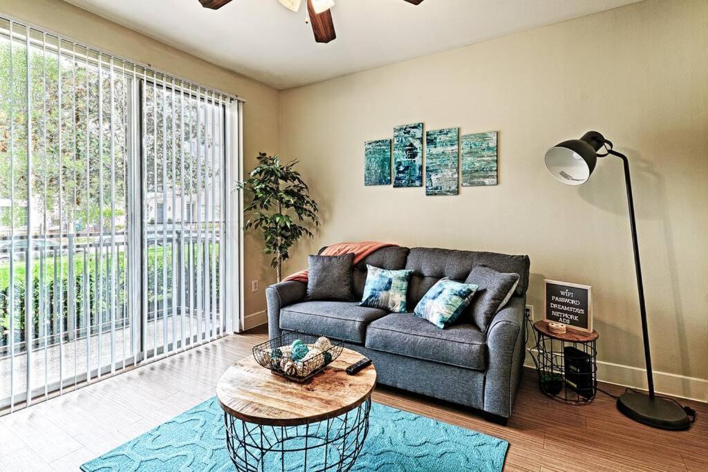 1 BR Dallas Suite,Central Location for activities - Housity