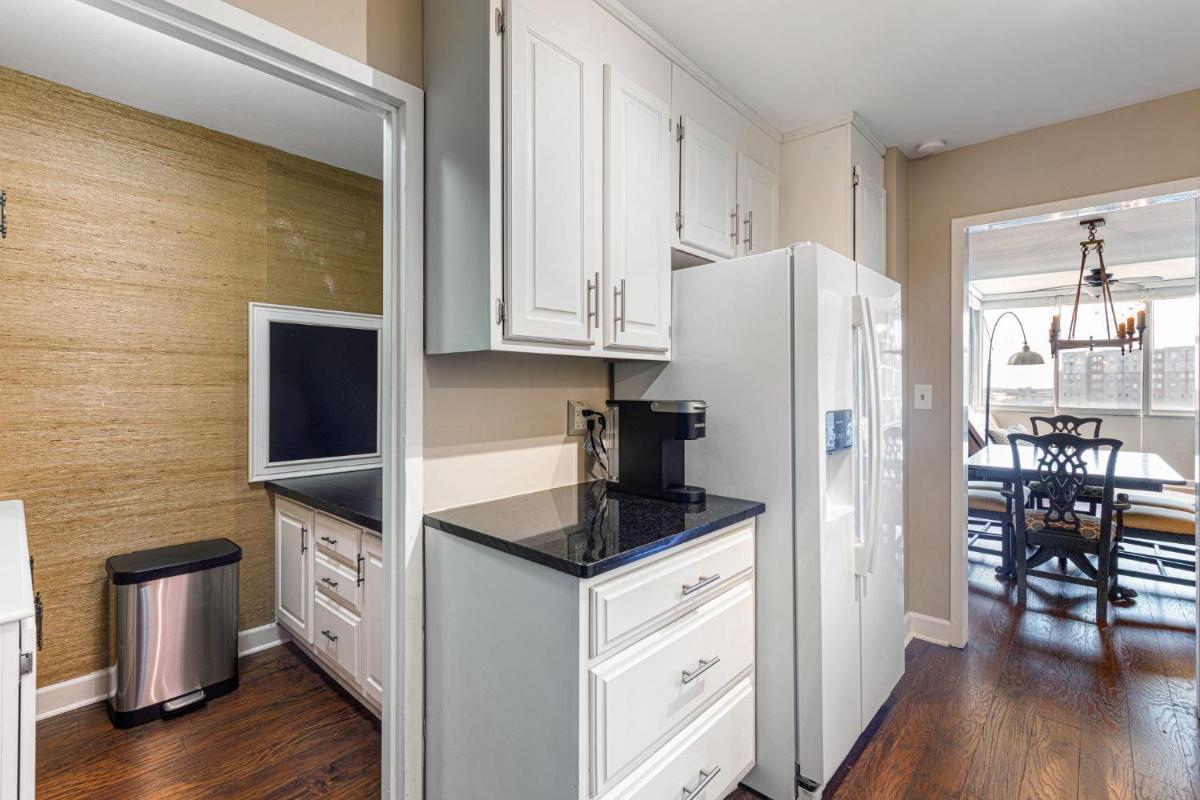 1406 Spacious modern, Fast WiFi, 1 FREE Parking - Housity
