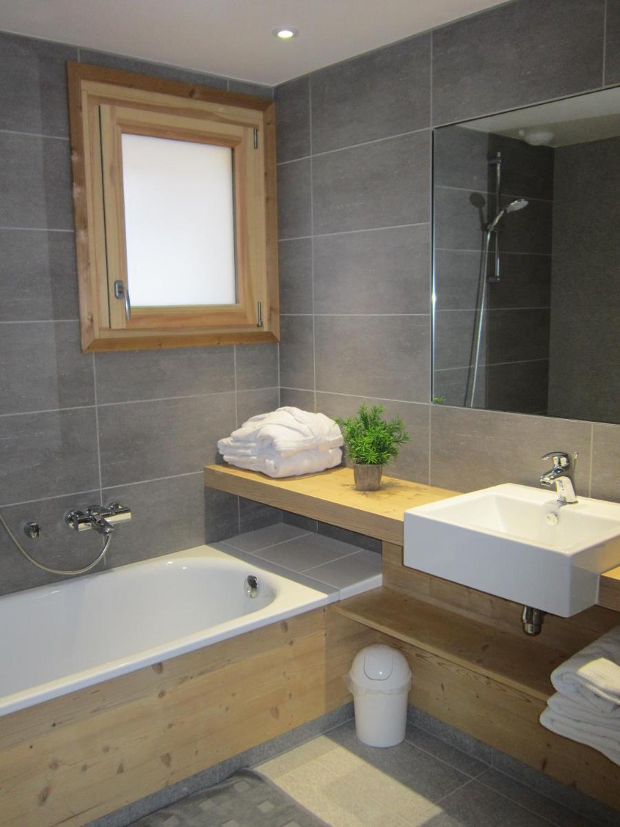 Salle de bains dans l'établissement Logis Hotel Gai Soleil