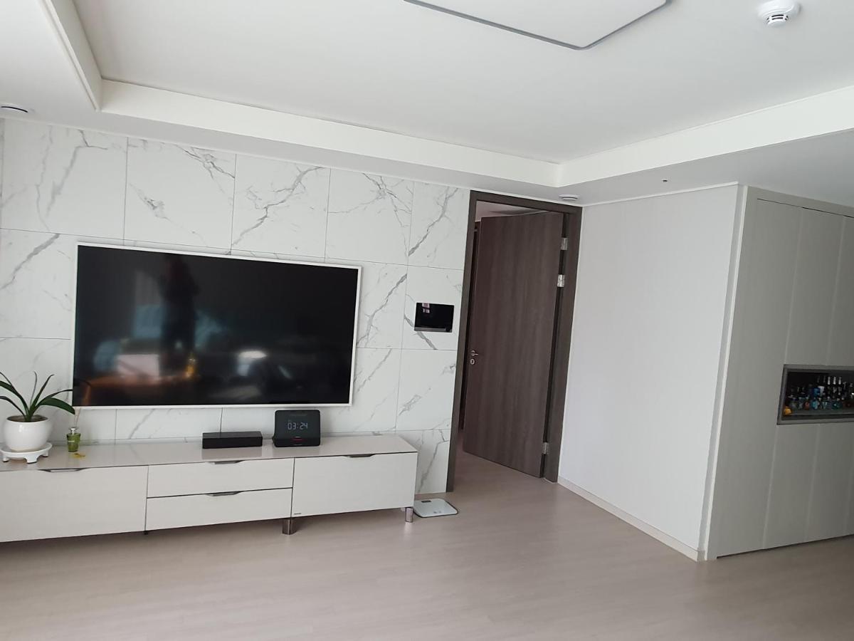 Female only shared apartment - Housity