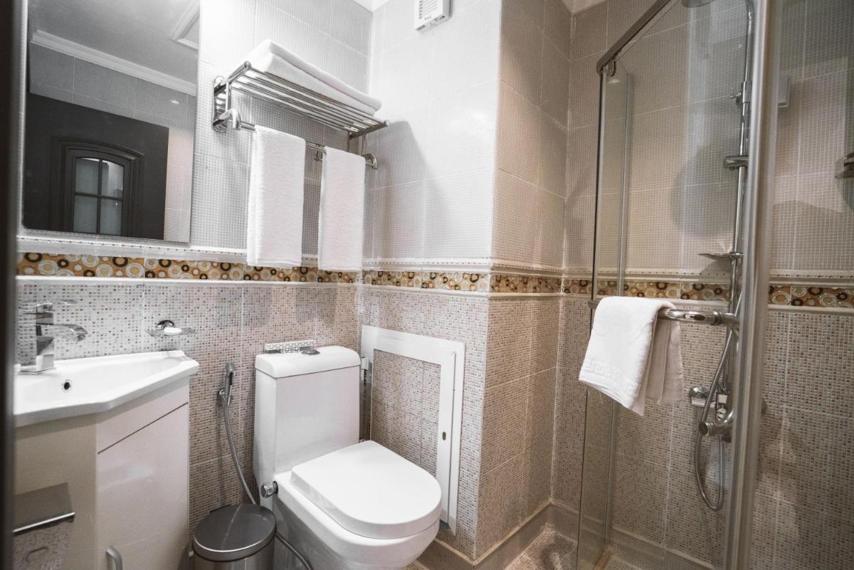 Noor Land Hotel - Housity