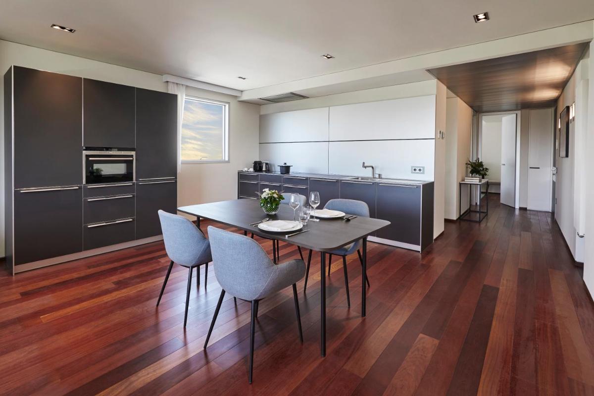 Una cocina o zona de cocina en Hyatt Regency Madrid Residences