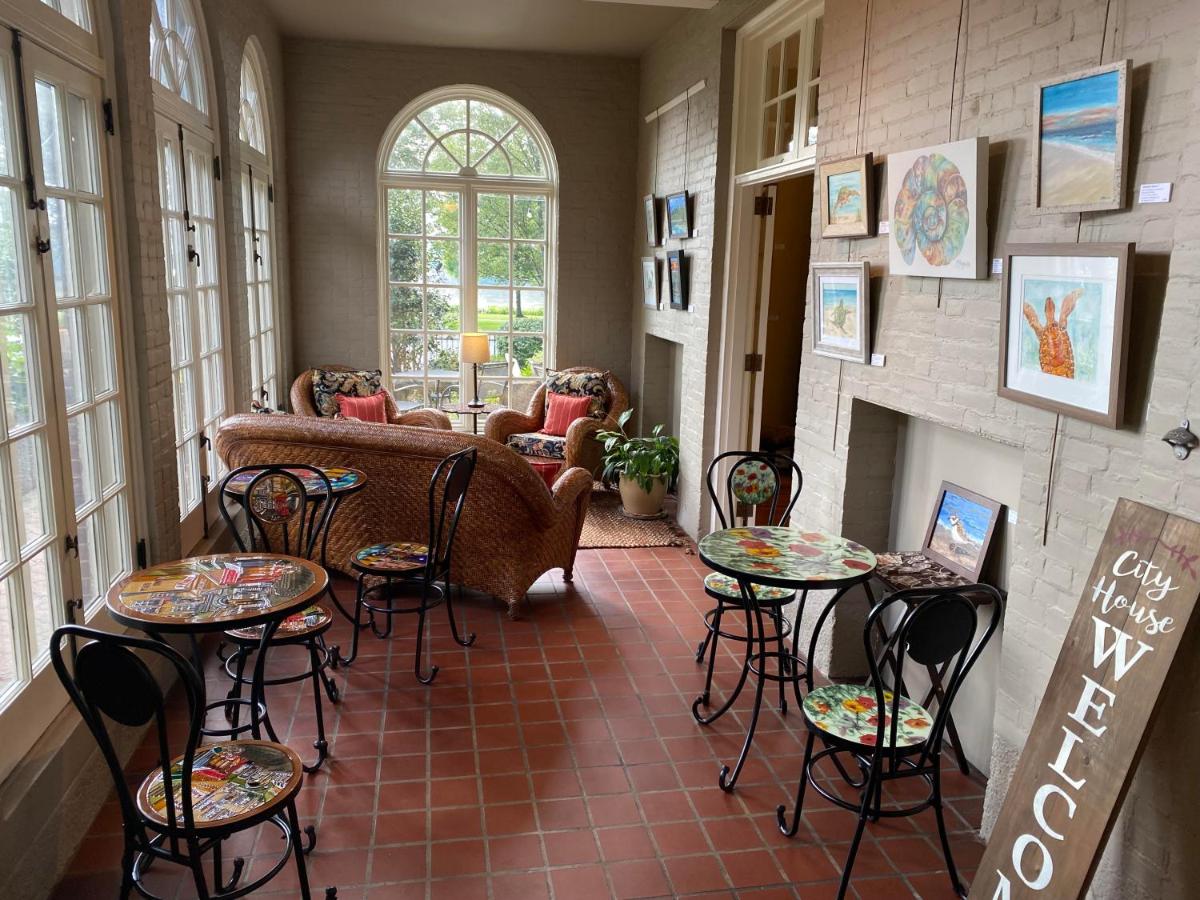 City House Bed and Breakfast - Housity