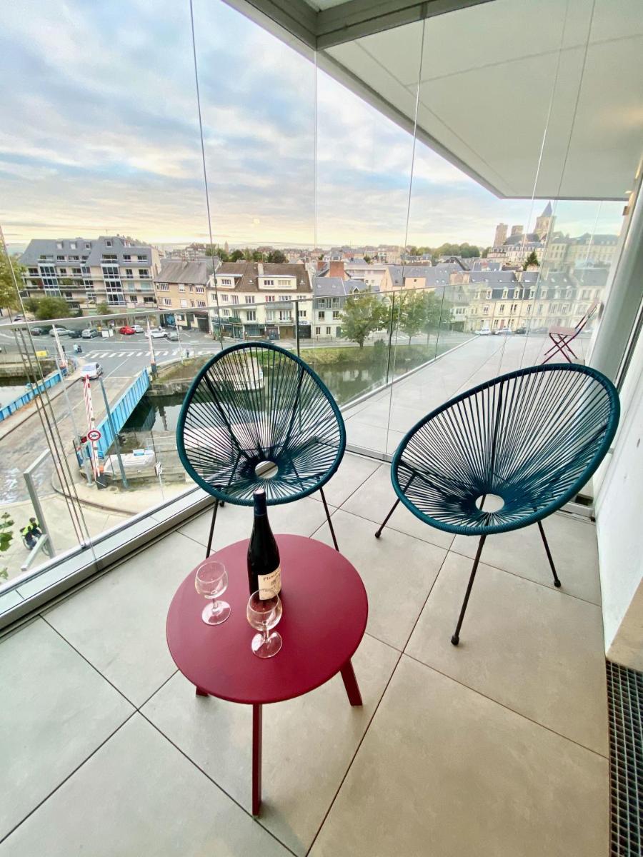 Presqu'île de Caen, Terrasse & Parking - Hizvo
