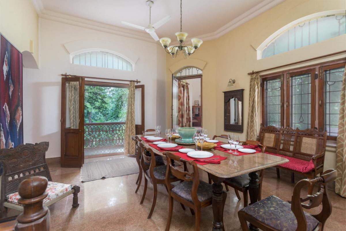 Hostie Chinar Haveli - Heritage home with Pool, Gurgaon - Housity