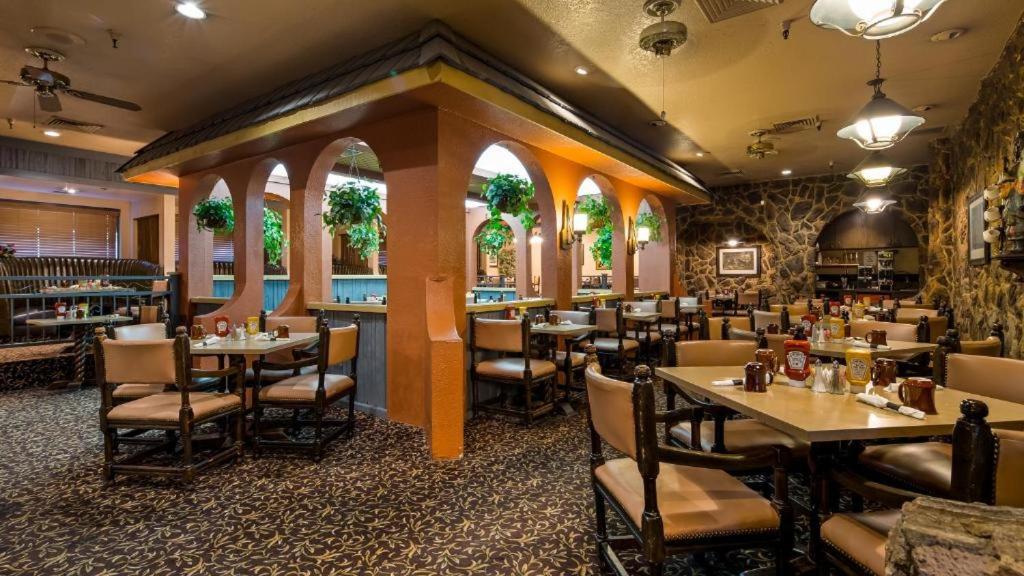Extend -a- Suites Phoenix Airport - Housity