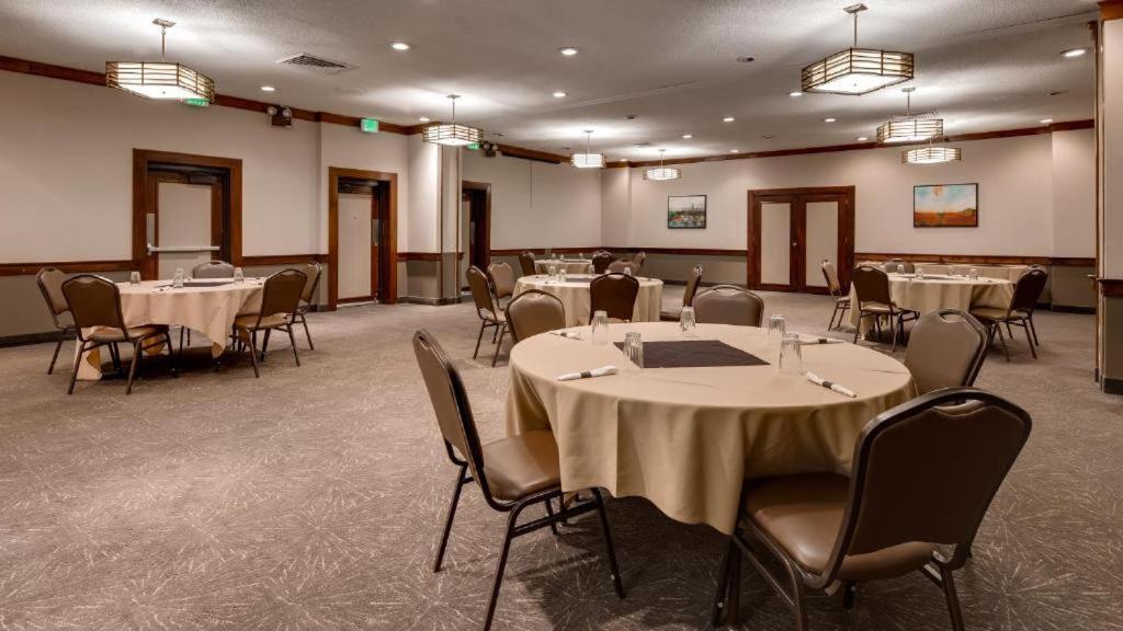 Extend -a- Suites Phoenix Airport - Housity