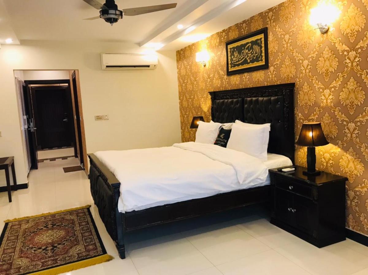 Royaute Luxury Hotel Sialkot - Housity