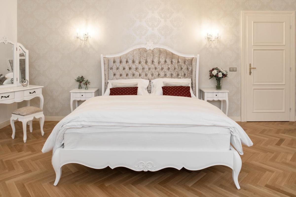 Hotel & Restaurant Chateau Trnová - Housity