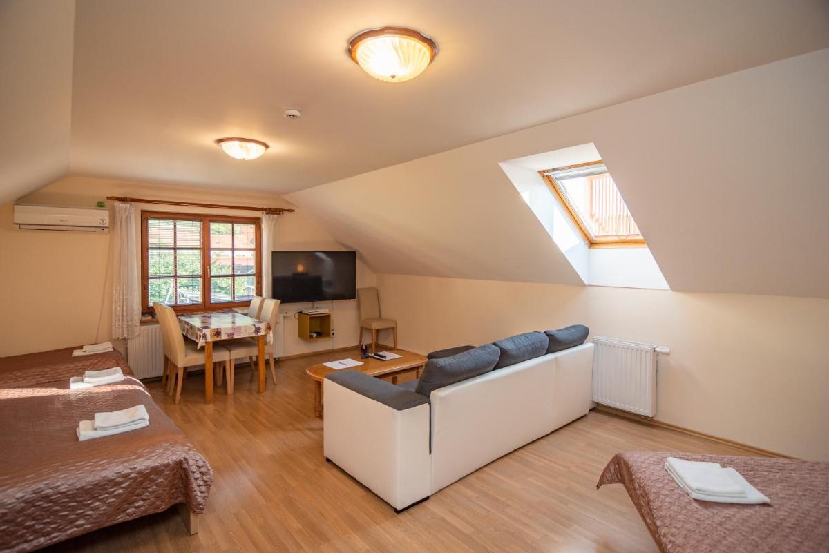 Apartmán a ubytování U Machů - Housity