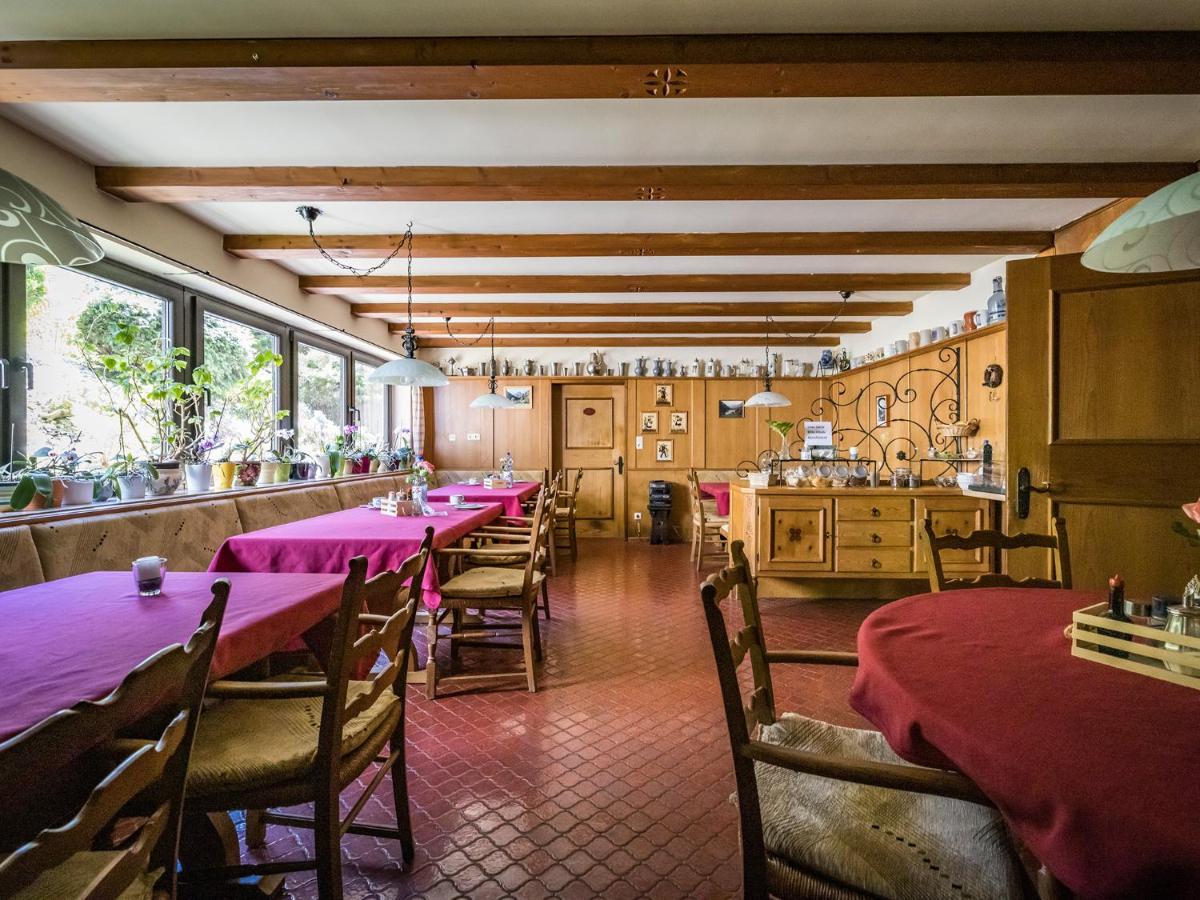 Hotel- Pension Oechsner - Housity