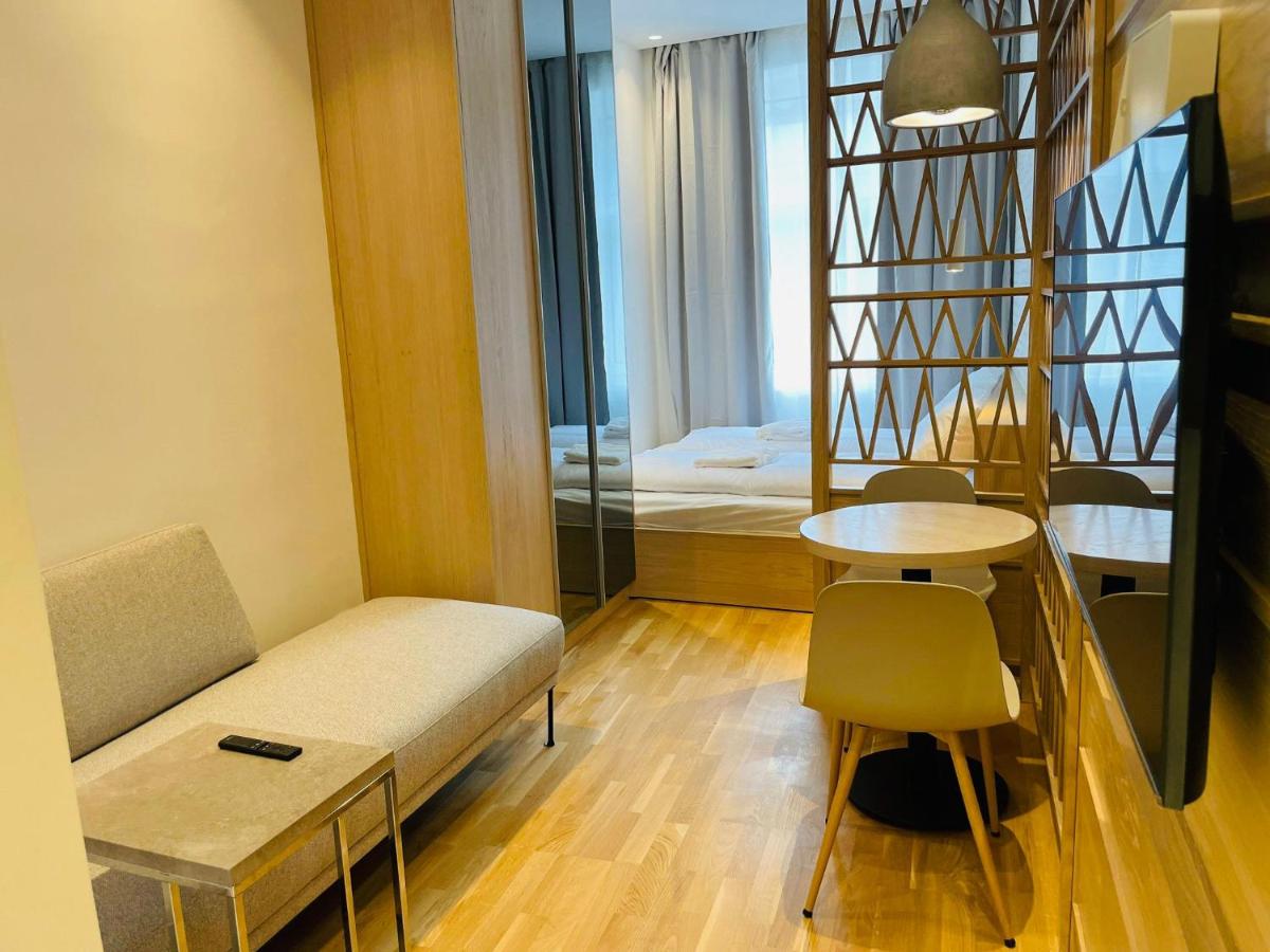 ZEUS DESIGN Compact City Aparmtent - Housity