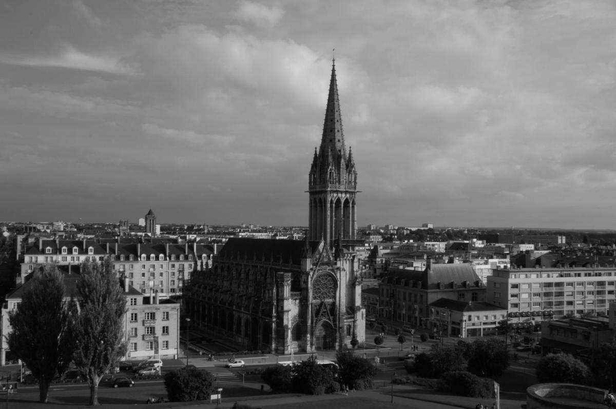 Presqu'île de Caen, Terrasse & Parking - Housity