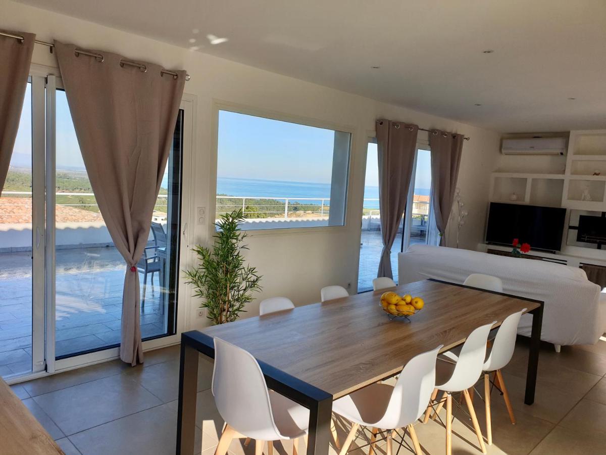 Villa vue mer avec piscine 12 personnes max - Housity
