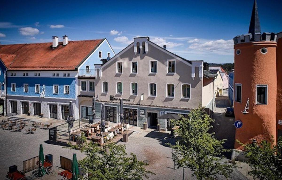Hotel & Restaurant Herzstück Waldkirchen - Housity