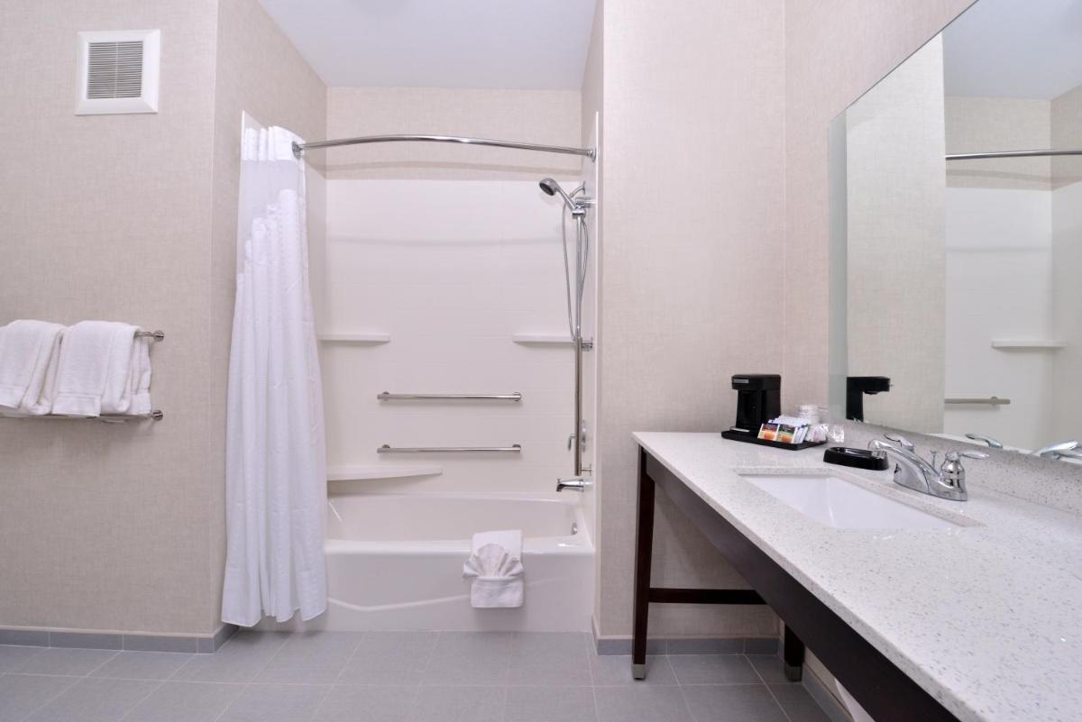 Holiday Inn Express Hotels & Suites Loma Linda by IHG - Housity