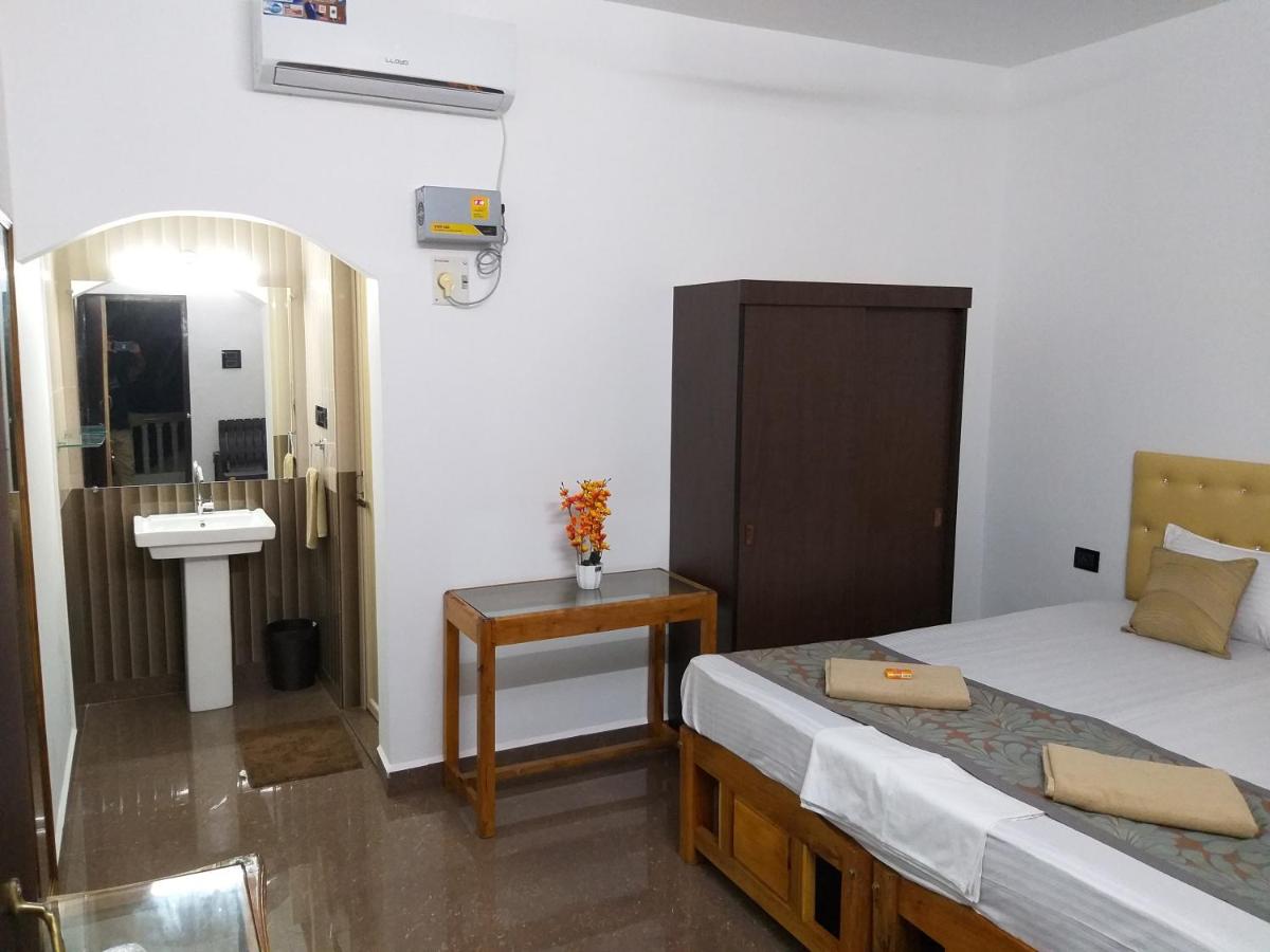 Oasis Beach Resort - Housity