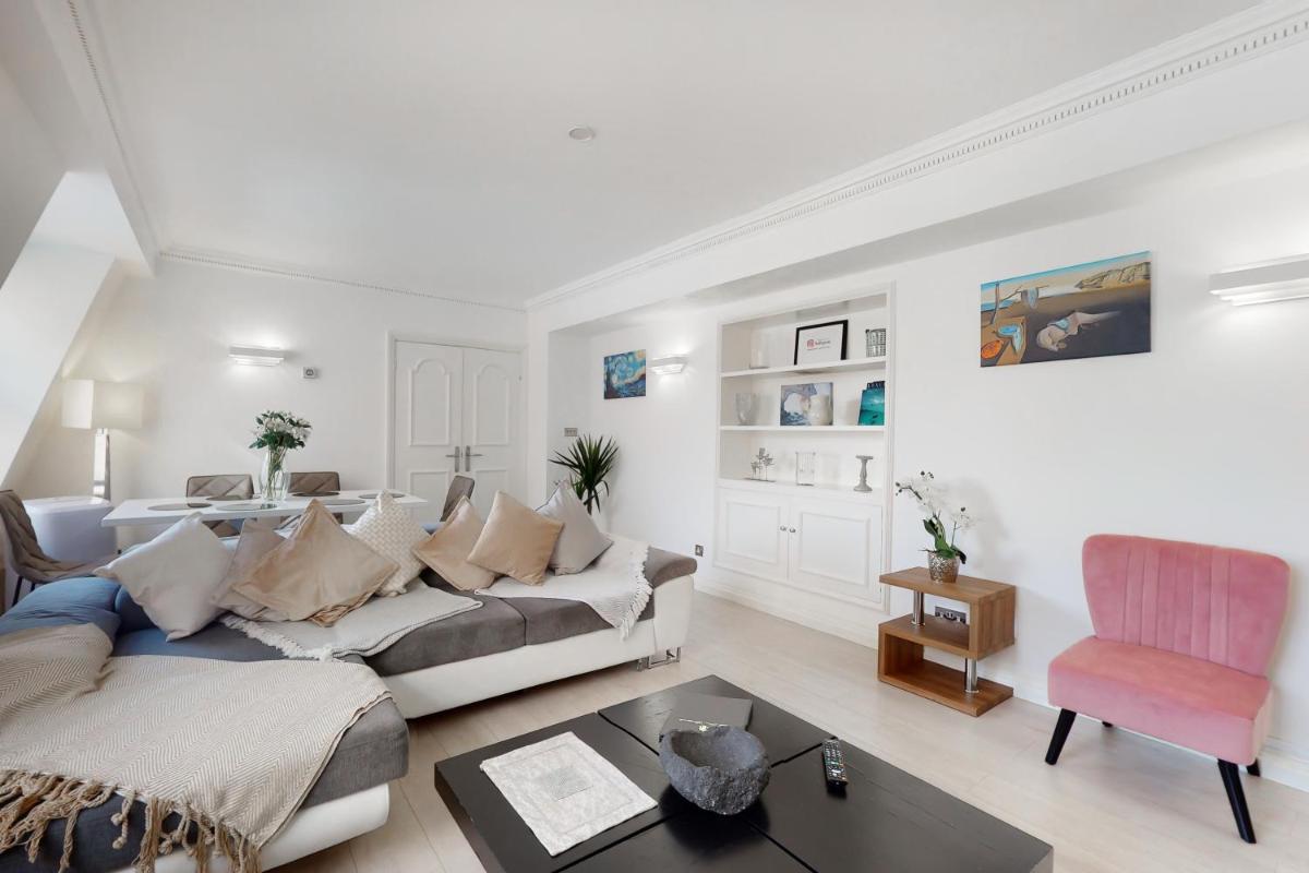 Stay in bond street - Housity