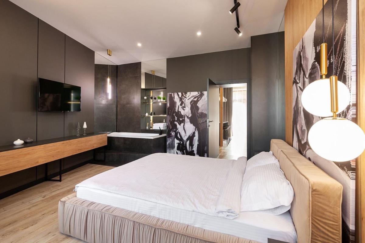 Royal romantic apartment with bathtub - Housity