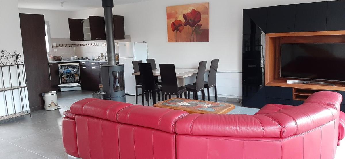villa neuve ds les monts du lyonnais - Housity