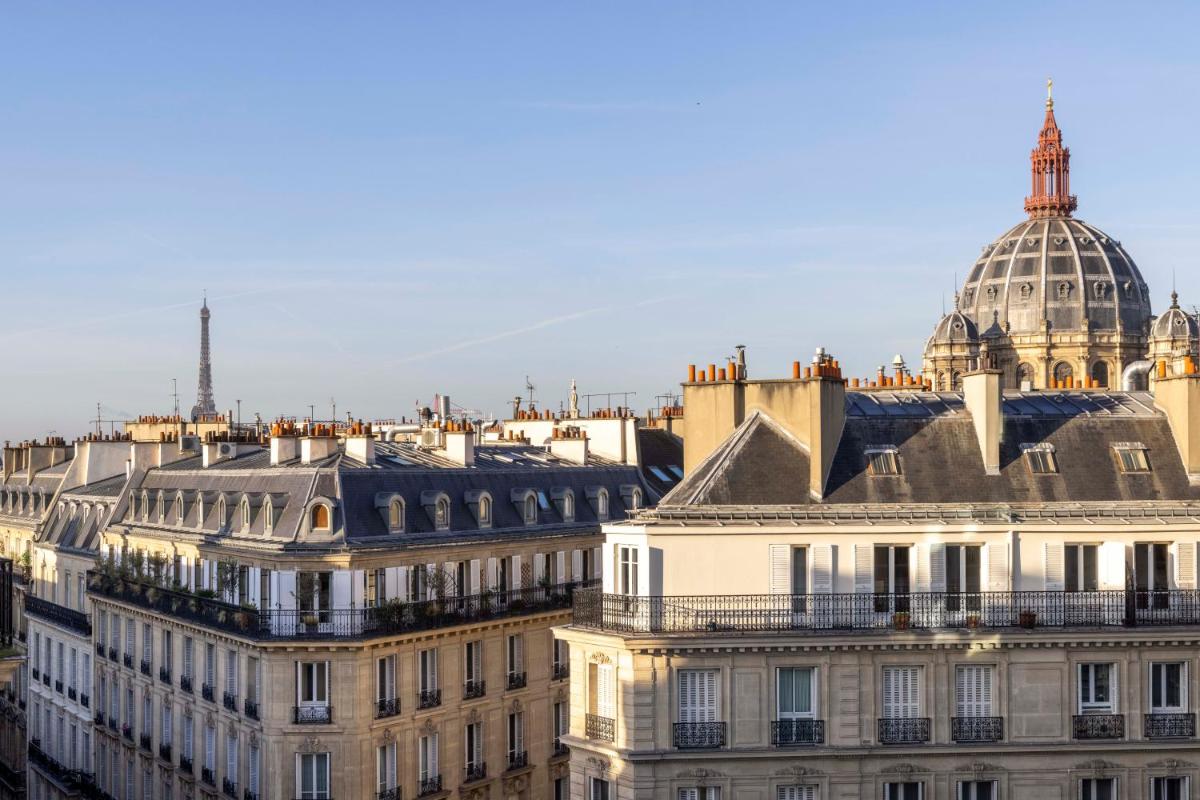 Vue générale sur Paris ou vue de la ville depuis l'hôtel