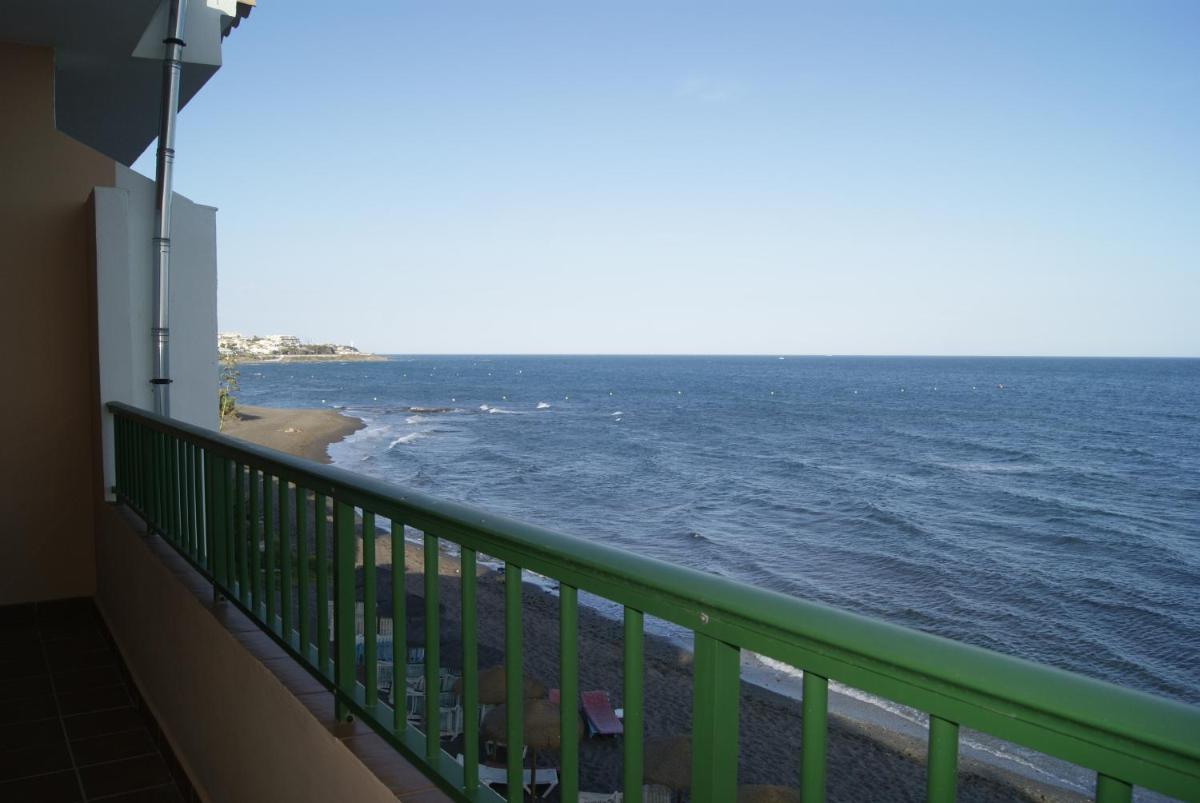 Apartamentos La Dorada - Housity