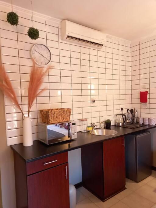 Best overnight with free WiFi. Modern & private - Housity