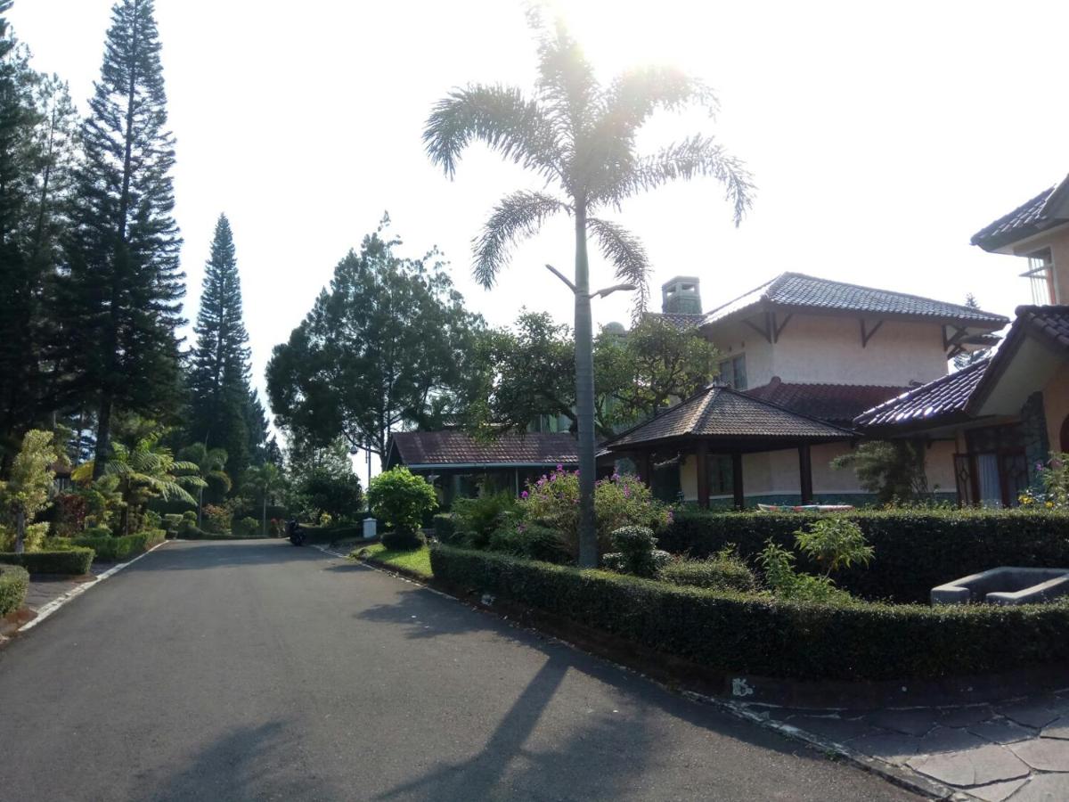Villa Sasky Ciater - Housity