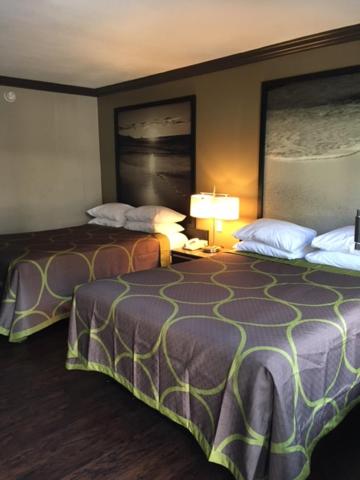 Skyways Hotel - Housity