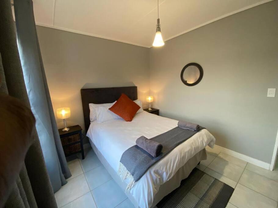 Insaka's Greenlee 3 Luxurious Apartment - Housity
