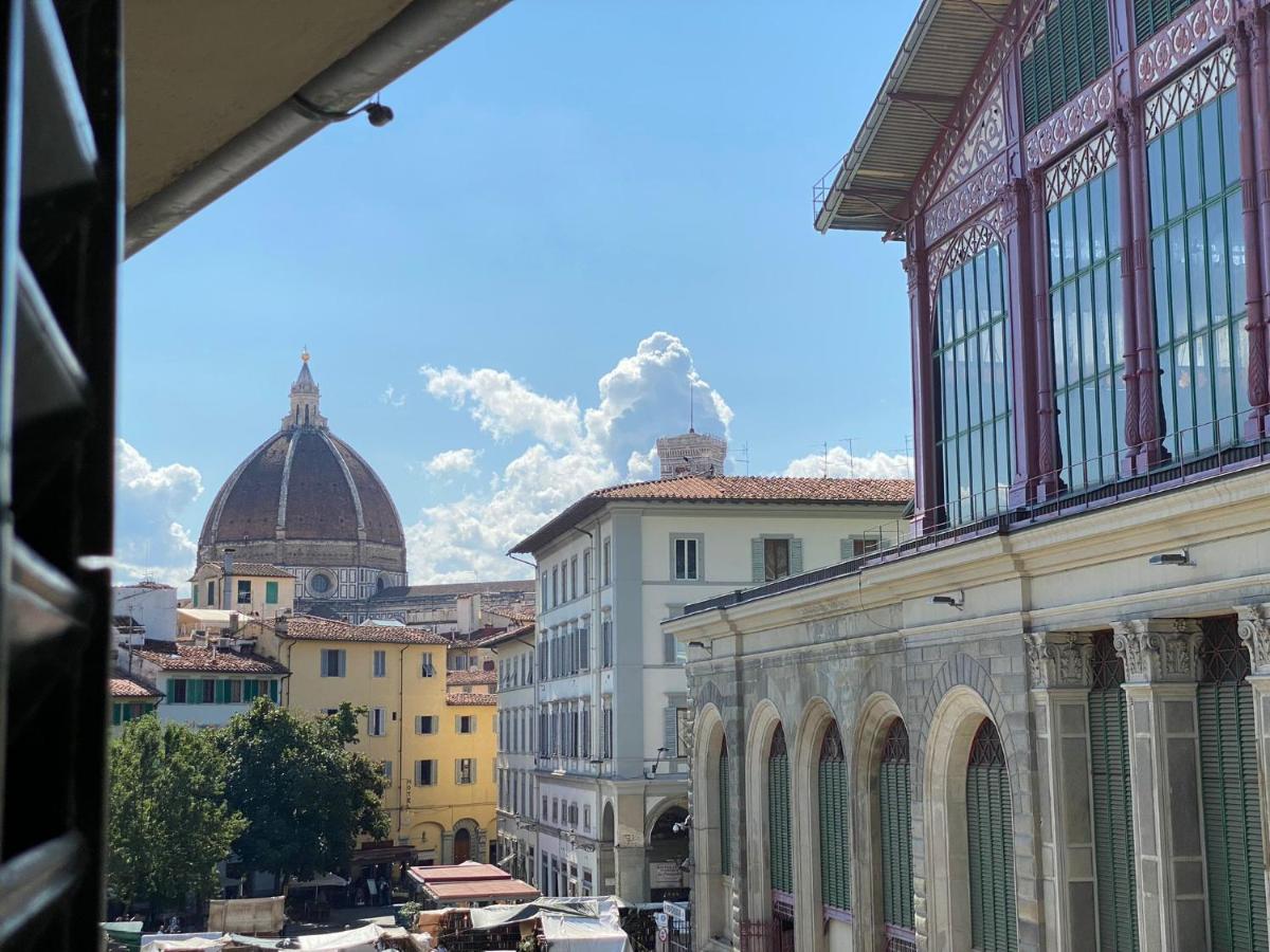 overlooking’s Duomo apartment in Mercato Centrale - Housity