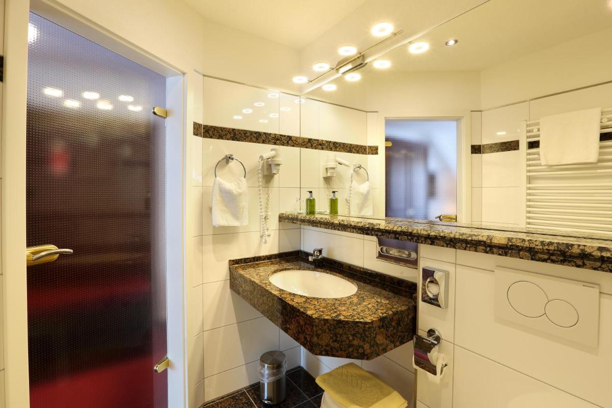 Hotel Freihof - Housity