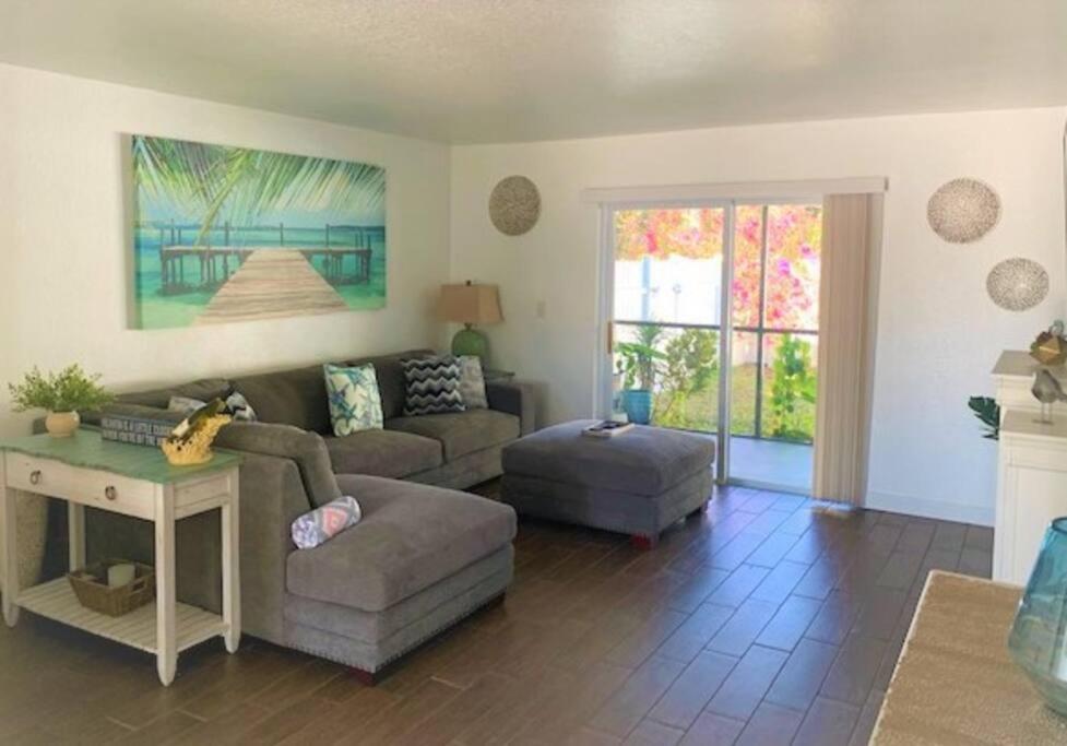 Beautiful Bright & Sparkling 2Bed 1Bath Beach Retreat - Unit 212 - Housity