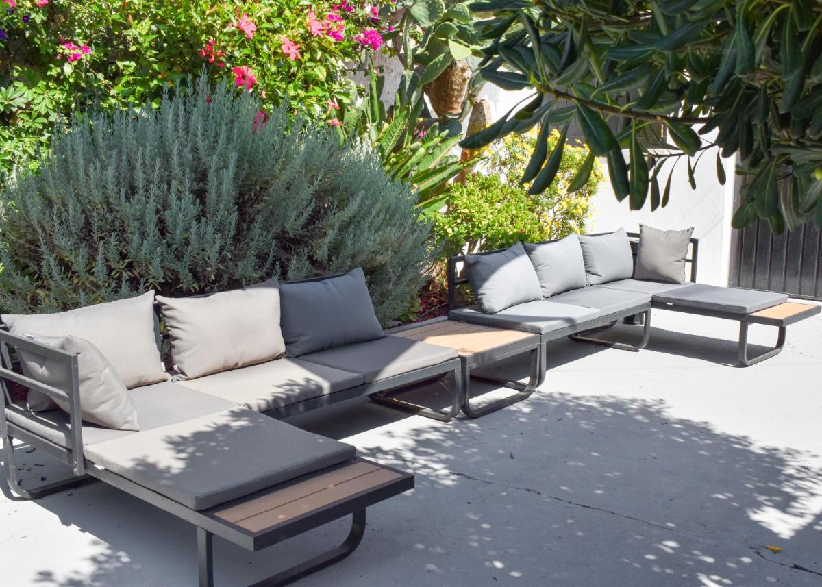 Say HELLO to your next vacation rental - Housity