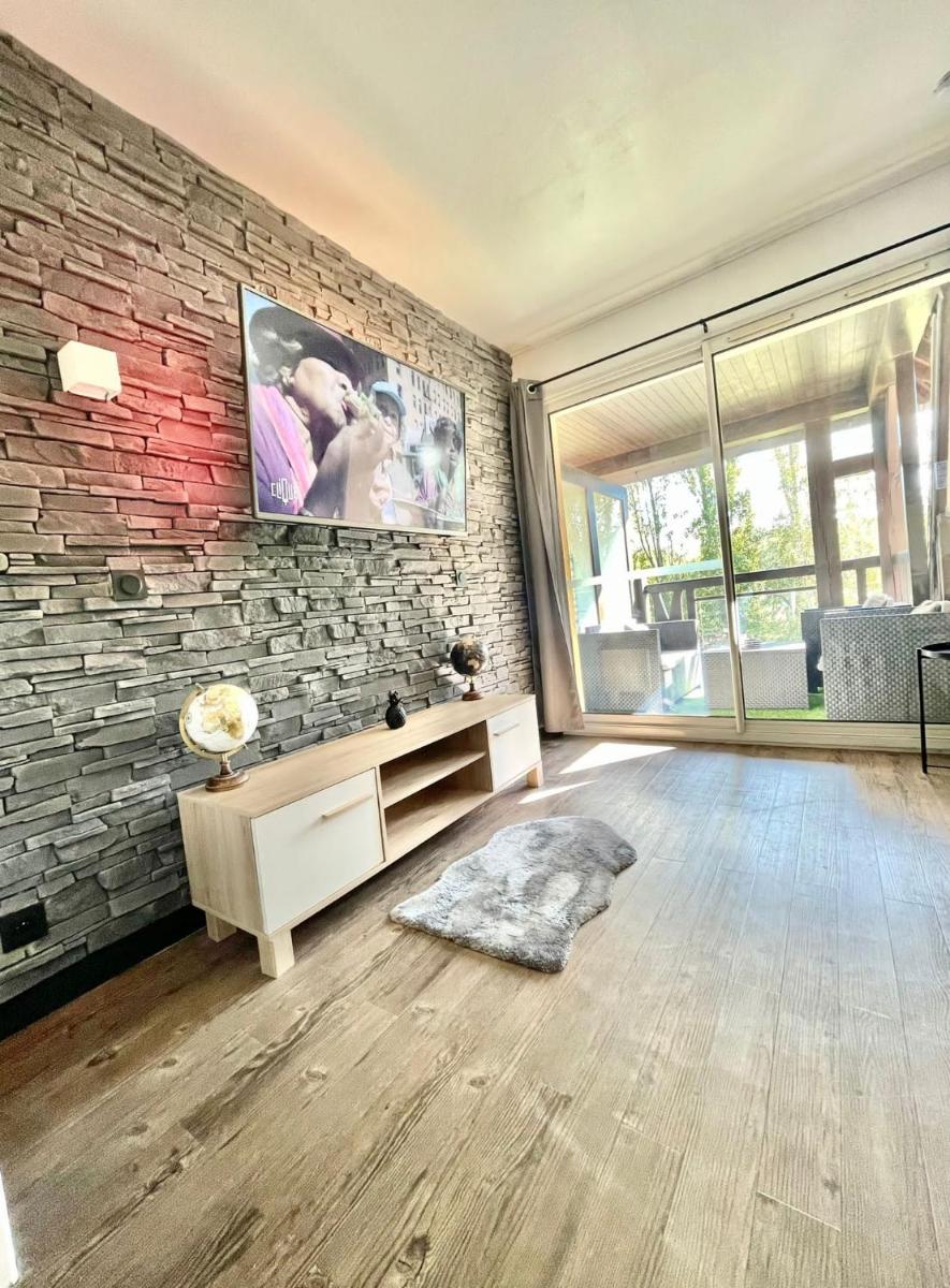 Appartement Design 4 personnes Deauville , parking,piscine privée - Housity
