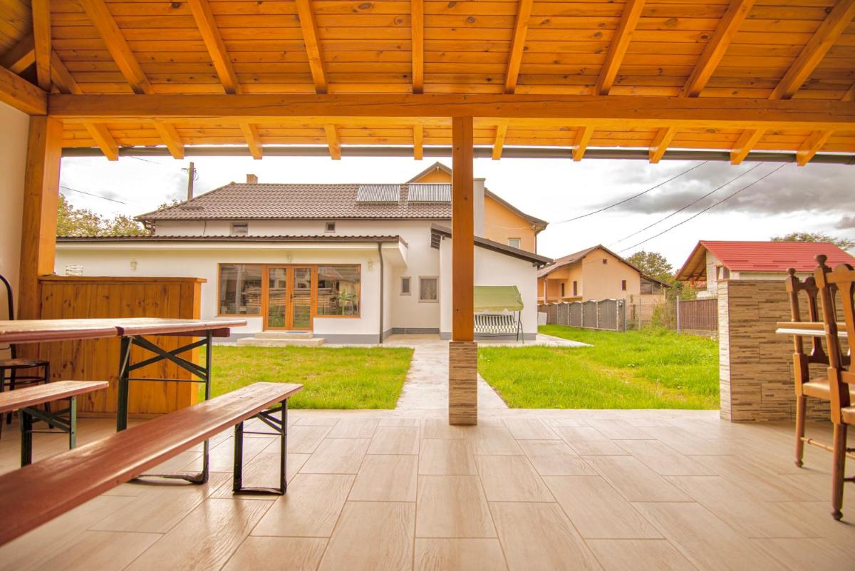 Pensiunea Axenia Ale - Housity