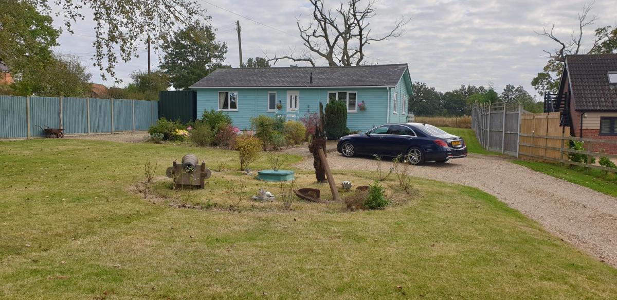 The Cabin,Kings Lane,Weston - Housity
