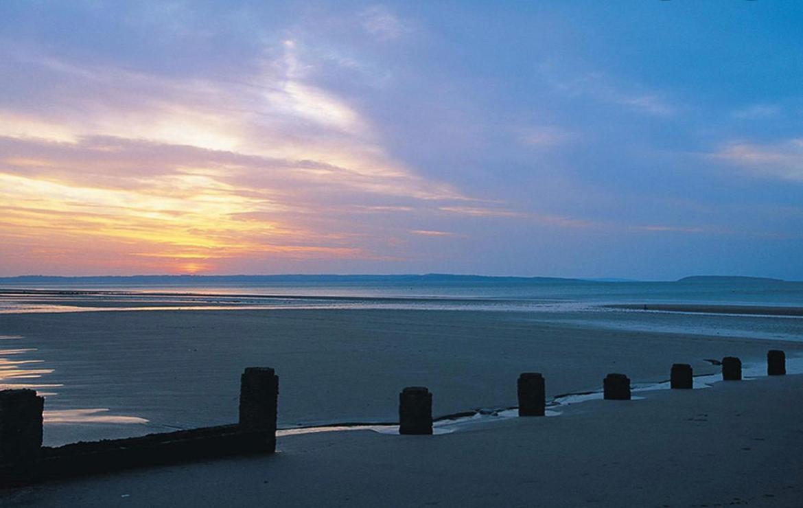 Spectacular 4 Bedroom Sea View Residential Home - Housity