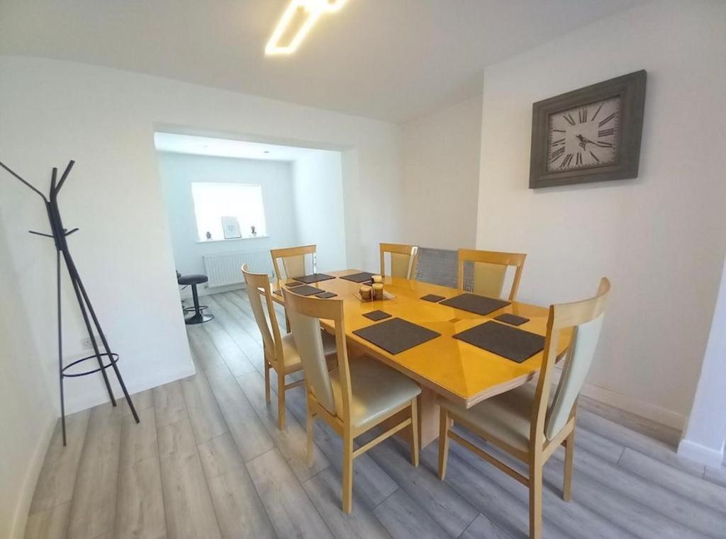 Spectacular 4 Bedroom Sea View Residential Home - Housity