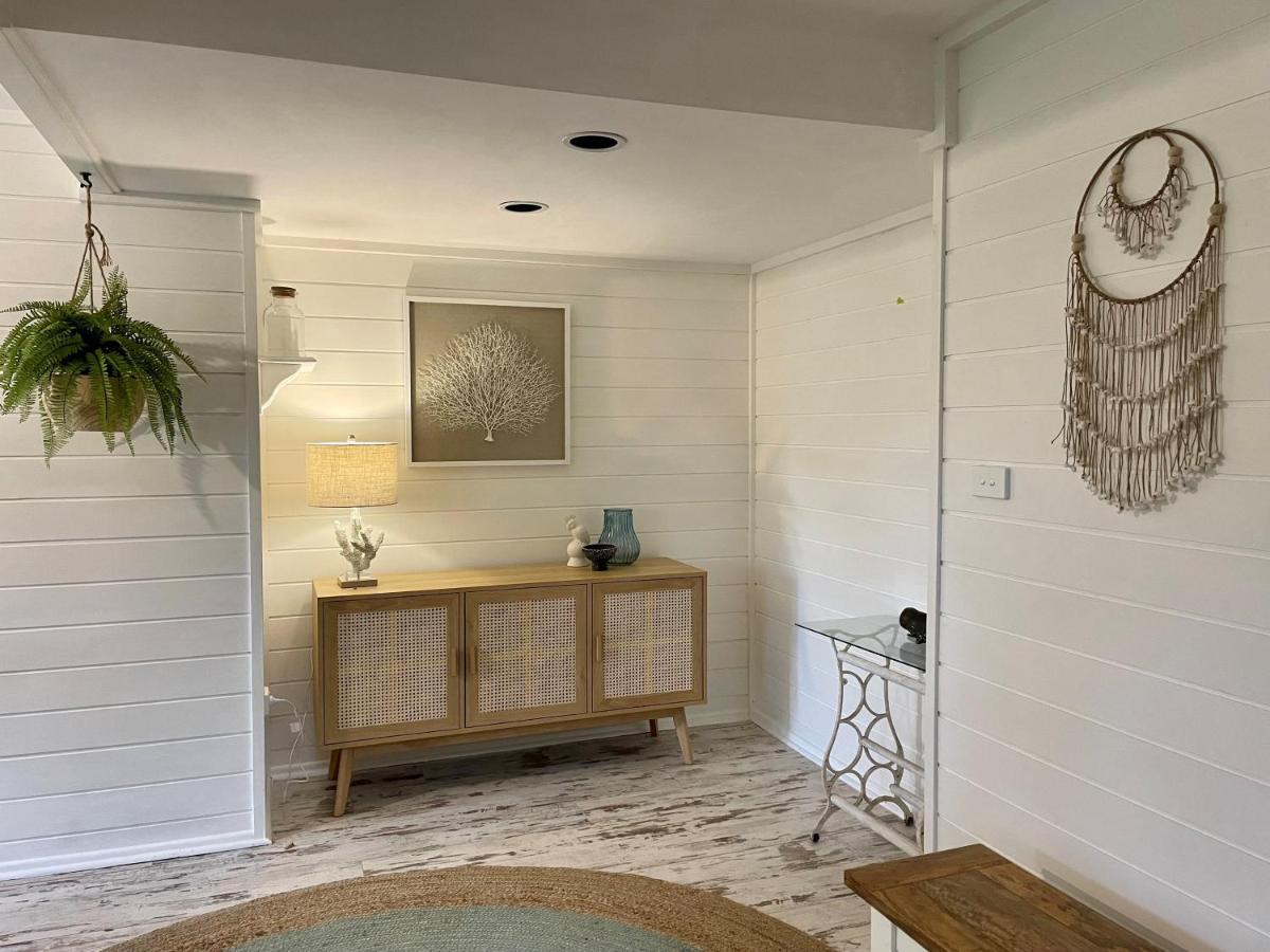 Maddie's Beach House & Studio - Housity