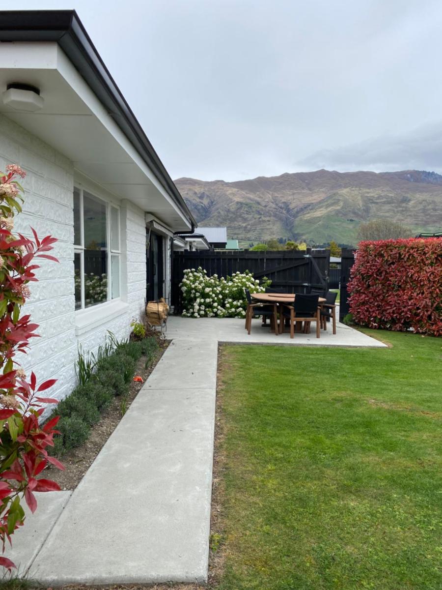 1 - Delightfully fresh, private home close to town - Housity