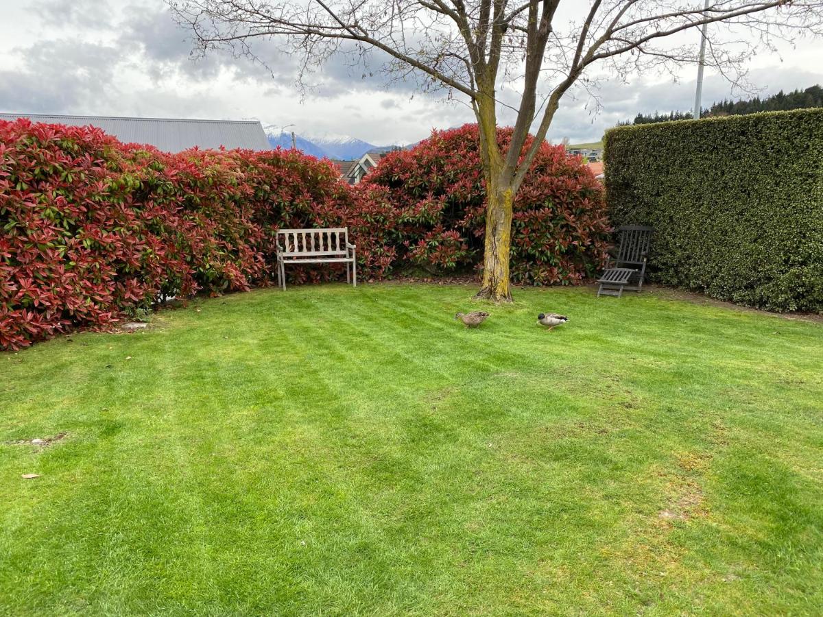 1 - Delightfully fresh, private home close to town - Housity