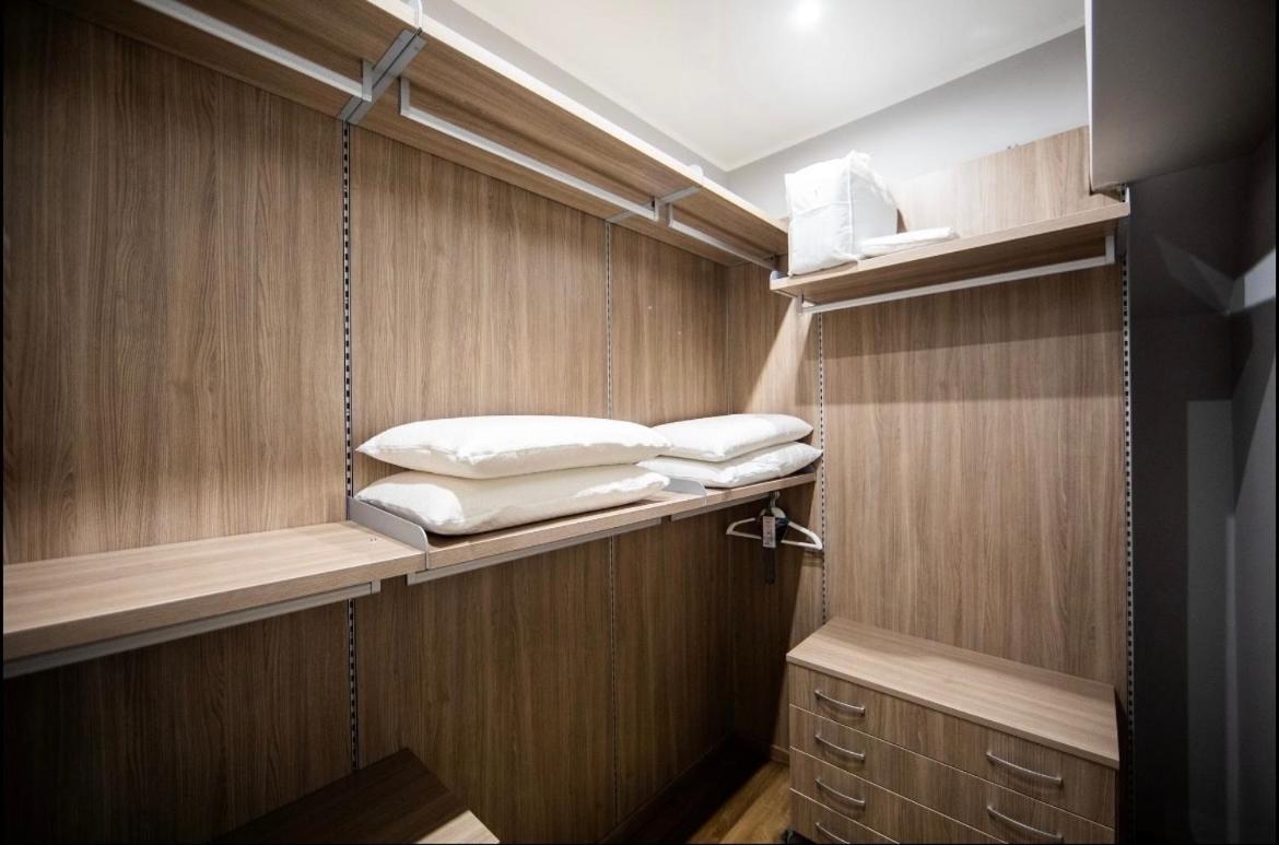 Suitetrails - NEW WONDERFUL BILO WITH WALK-IN CLOSET from Moscova Suites Apartments