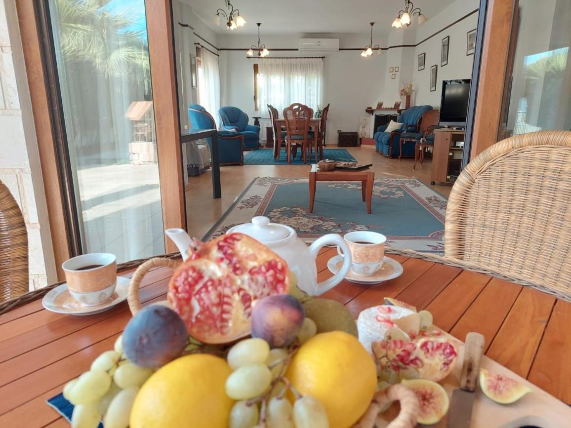 4 bd villa by Golden Bay Beach in Pyla - Housity