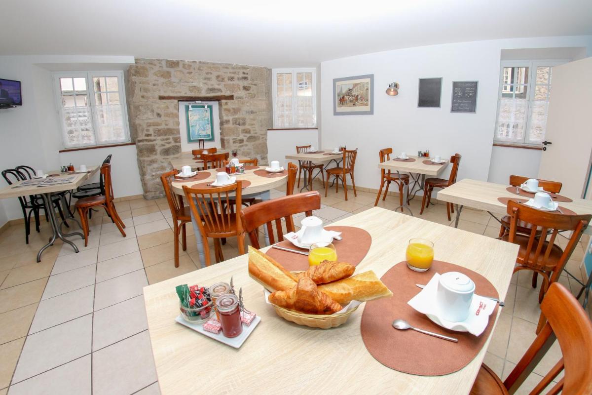 Hotel Du Cheval Blanc - Housity