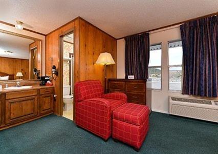Budget Host - Housity
