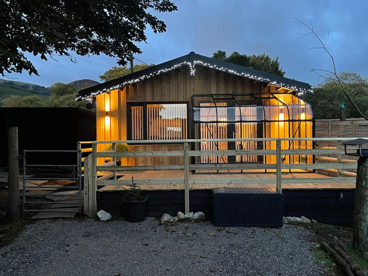 Spacious lodge with king sized bed - Housity