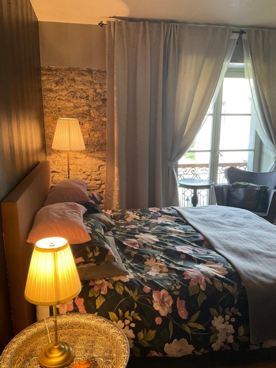 La chambre du château de bernalmont - Housity